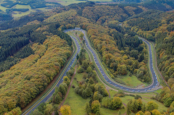 位於 Nürburgring 賽道的 Test Cente